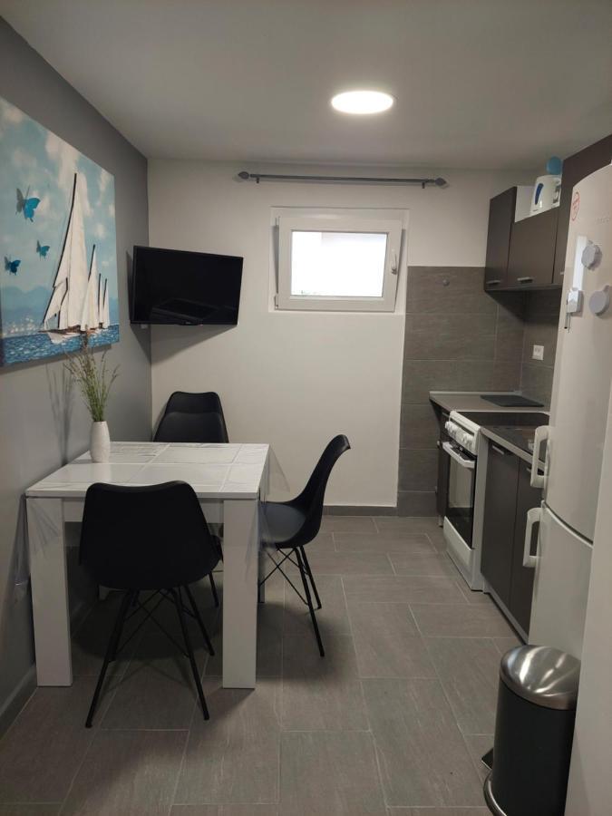 Apartman Karla ヤドリヤ エクステリア 写真