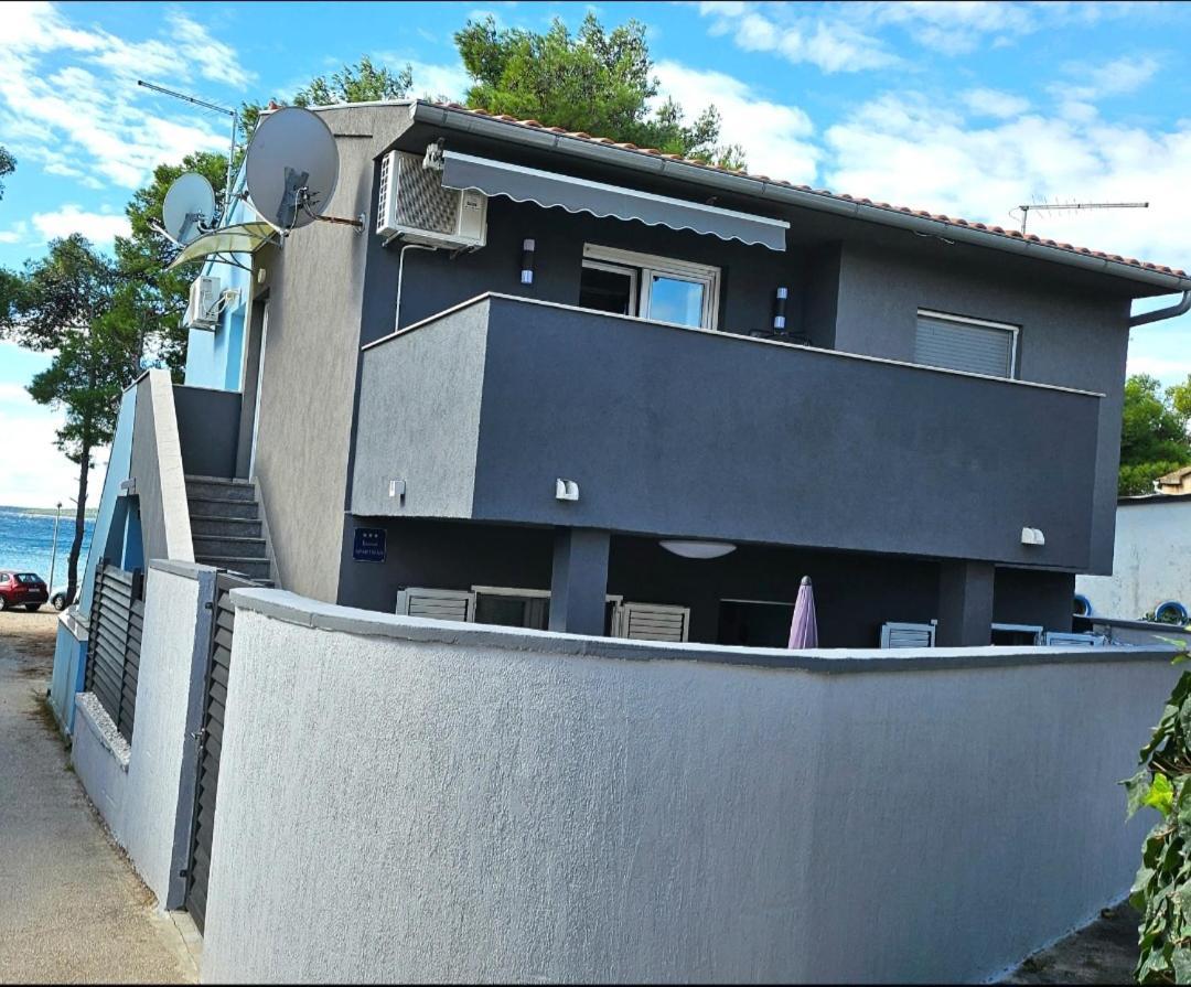 Apartman Karla ヤドリヤ エクステリア 写真
